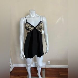 NWT -Morgan Taylor intimates. Black w/ gold lace short négligée. XS - fits XS/S